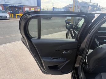 Peugeot e-208 50kWh Allure Premium Hatchback 5dr Electric Auto (136 ps)