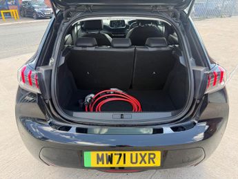 Peugeot e-208 50kWh Allure Premium Hatchback 5dr Electric Auto (136 ps)
