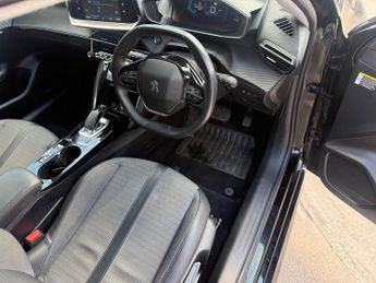 Peugeot e-208 50kWh Allure Premium Hatchback 5dr Electric Auto (136 ps)
