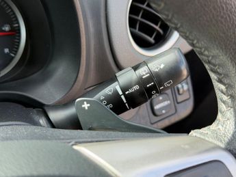 Toyota Yaris 1.33 Dual VVT-i Icon Plus Hatchback 5dr Petrol Multidrive S Euro