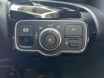 Mercedes-Benz A Class 1.5 A180d Sport Hatchback Diesel 7G-DCT Euro 6 (s/s) (116 ps) 5d