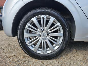 Peugeot 208 1.2 PureTech Allure Hatchback 5dr Petrol EAT Euro 6 (s/s) (110 p