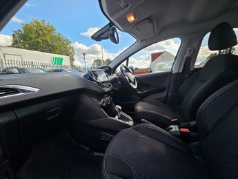 Peugeot 208 1.2 PureTech Allure Hatchback 5dr Petrol EAT Euro 6 (s/s) (110 p