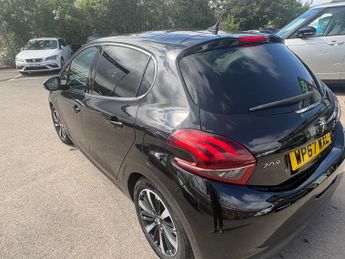 Peugeot 208 1.2 PureTech Allure Premium Hatchback 5dr Petrol Manual Euro 6 (
