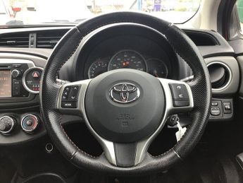 Toyota Yaris 1.33 Dual VVT-i SR Hatchback 5dr Petrol Manual Euro 5 (101 ps)