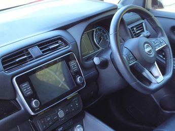 Nissan LEAF 39kWh N-Connecta Hatchback 5dr Electric Auto (150 ps)