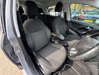 Peugeot 208 1.2 PureTech Tech Edition Hatchback 5dr Petrol EAT Euro 6 (s/s) 