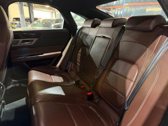 Jaguar XF 2.0d R-Sport Saloon 4dr Diesel Auto Euro 6 (s/s) (180 ps)