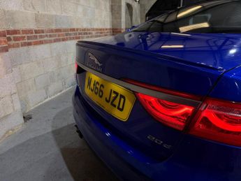 Jaguar XF 2.0d R-Sport Saloon 4dr Diesel Auto Euro 6 (s/s) (180 ps)
