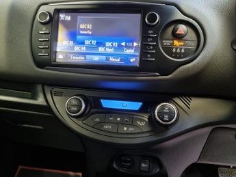 Toyota Yaris 1.5 VVT-h Icon Hatchback 5dr Petrol Hybrid E-CVT - AUTOMATIC - 2