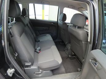 Vauxhall Zafira 1.8 16V Exclusiv MPV 5dr Petrol Manual Euro 5 (120 ps)