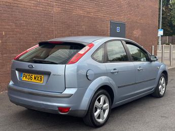 Ford Focus 1.6 Zetec Climate Hatchback 5dr Petrol Automatic (184 g/km, 99 b