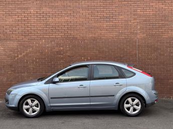 Ford Focus 1.6 Zetec Climate Hatchback 5dr Petrol Automatic (184 g/km, 99 b