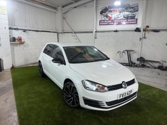 Volkswagen Golf 1.6 TDI BlueMotion Tech SE Hatchback 5dr Diesel DSG Euro 5 (s/s)