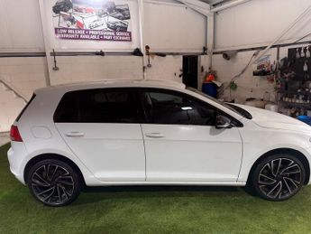 Volkswagen Golf 1.6 TDI BlueMotion Tech SE Hatchback 5dr Diesel DSG Euro 5 (s/s)