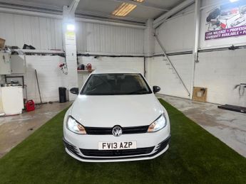 Volkswagen Golf 1.6 TDI BlueMotion Tech SE Hatchback 5dr Diesel DSG Euro 5 (s/s)