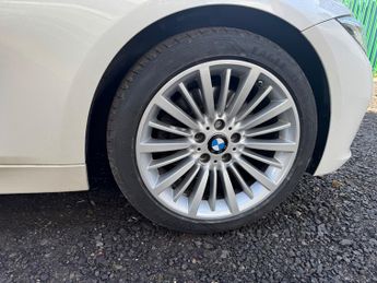 BMW 3 Series 3.0 330d Luxury Auto Euro 6 (s/s) 4dr