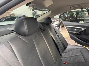 BMW 3 Series 3.0 330d Luxury Auto Euro 6 (s/s) 4dr