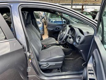 Toyota Yaris 1.5 VVT-h Excel Hatchback 5dr Petrol Hybrid E-CVT Euro 6 (s/s) (
