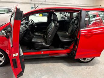 Ford B-MAX 1.6 TDCi Titanium MPV 5dr Diesel Manual Euro 5 (95 ps)