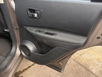 Nissan Qashqai 2.0 Acenta SUV 5dr Petrol CVT 2WD Euro 4 (141 ps)