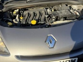 Renault Clio 1.6 VVT Dynamique TomTom Sport Tourer 5dr Petrol Auto Euro 5 (11
