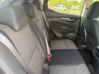 Nissan Qashqai 1.5 dCi Acenta Premium SUV 5dr Diesel Manual 2WD Euro 5 (s/s) (1