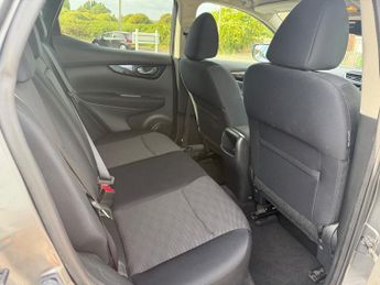 Nissan Qashqai 1.5 dCi Acenta Premium SUV 5dr Diesel Manual 2WD Euro 5 (s/s) (1
