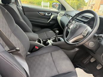 Nissan Qashqai 1.5 dCi Acenta Premium SUV 5dr Diesel Manual 2WD Euro 5 (s/s) (1