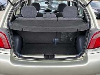 Toyota Yaris 1.3 VVT-i 16v CDX Hatchback 5dr Petrol Automatic vs(160 g/km, 85