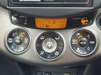 Toyota RAV4 2.2 D-4D XT-R SUV 5dr Diesel Manual 4WD Euro 4 (150 ps)