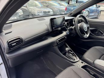 Toyota Yaris 1.5 VVT-h Dynamic Hatchback 5dr Petrol Hybrid E-CVT Euro 6 (s/s)