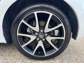 Toyota Yaris 1.5 VVT-h Dynamic Hatchback 5dr Petrol Hybrid E-CVT Euro 6 (s/s)
