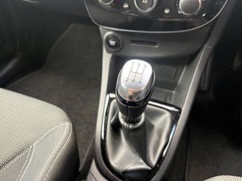 Renault Clio 0.9 TCe Iconic Hatchback 5dr Petrol Manual Euro 6 (s/s) (90 ps)