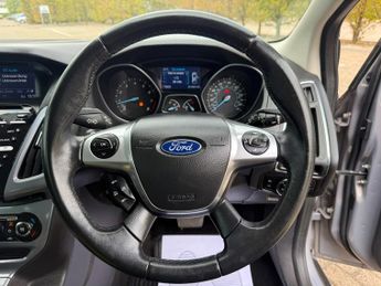 Ford Focus 1.6 Titanium Navigator Estate 5dr Petrol Powershift Euro 5 (125 