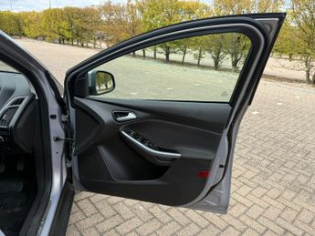 Ford Focus 1.6 Titanium Navigator Estate 5dr Petrol Powershift Euro 5 (125 