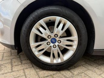 Ford Focus 1.6 Titanium Navigator Estate 5dr Petrol Powershift Euro 5 (125 