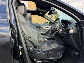 Jaguar F-Pace 2.0 D180 R-Sport SUV 5dr Diesel Auto AWD Euro 6 (s/s) (180 ps)