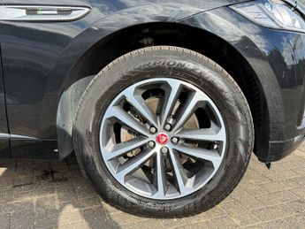 Jaguar F-Pace 2.0 D180 R-Sport SUV 5dr Diesel Auto AWD Euro 6 (s/s) (180 ps)