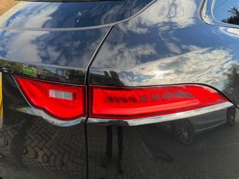 Jaguar F-Pace 2.0 D180 R-Sport SUV 5dr Diesel Auto AWD Euro 6 (s/s) (180 ps)