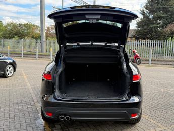 Jaguar F-Pace 2.0 D180 R-Sport SUV 5dr Diesel Auto AWD Euro 6 (s/s) (180 ps)