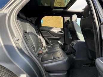 Jaguar F-Pace 2.0 D180 R-Sport SUV 5dr Diesel Auto AWD Euro 6 (s/s) (180 ps)