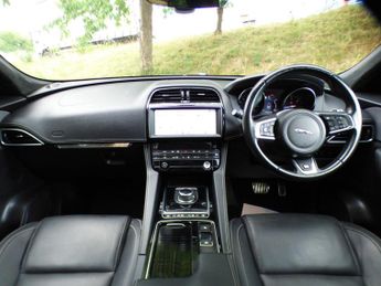 Jaguar F-Pace 2.0 D180 R-Sport Auto AWD Euro 6 (s/s) 5dr