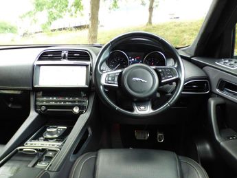 Jaguar F-Pace 2.0 D180 R-Sport Auto AWD Euro 6 (s/s) 5dr
