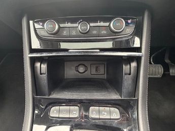 Vauxhall Grandland X 1.2 Turbo Elite Nav SUV 5dr Petrol Auto 8Spd Euro 6 (s/s) (130 p