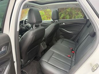 Vauxhall Grandland X 1.2 Turbo Elite Nav SUV 5dr Petrol Auto 8Spd Euro 6 (s/s) (130 p