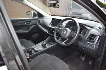 Nissan Qashqai 1.3 DIG-T MHEV Acenta Premium XTRON Euro 6 (s/s) 5dr