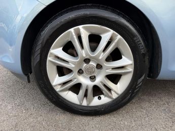 Vauxhall Corsa 1.4i 16v Design Hatchback 5dr Petrol Manual (a/c) (146 g/km, 89 