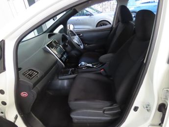 Nissan LEAF 30kWh Acenta Hatchback 5dr Electric Auto (109 bhp)