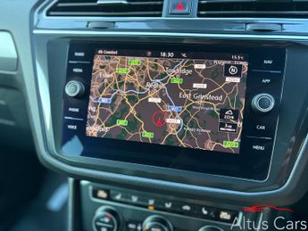 Volkswagen Tiguan 2.0 BiTDI R-Line Tech SUV 5dr Diesel DSG 4Motion Euro 6 (s/s) (2